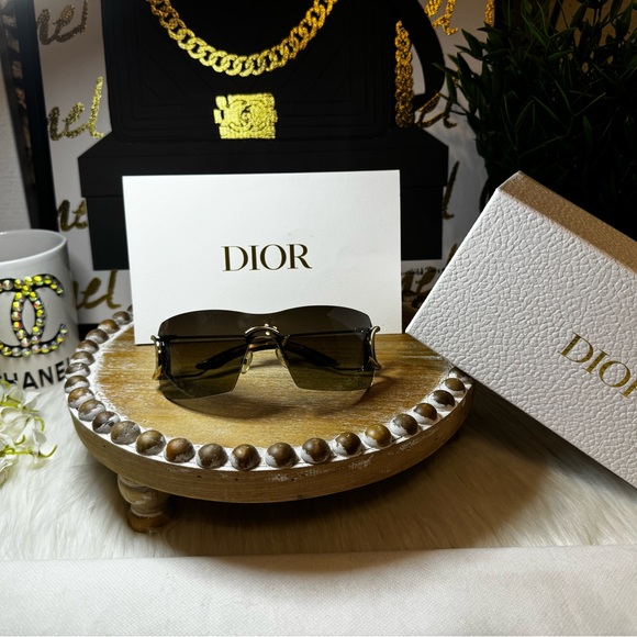 Christian Dior shield gradient sunglasses with box⭐️ - Picture 6 of 11